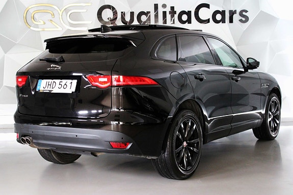 Jaguar F-PACE 4 of 27