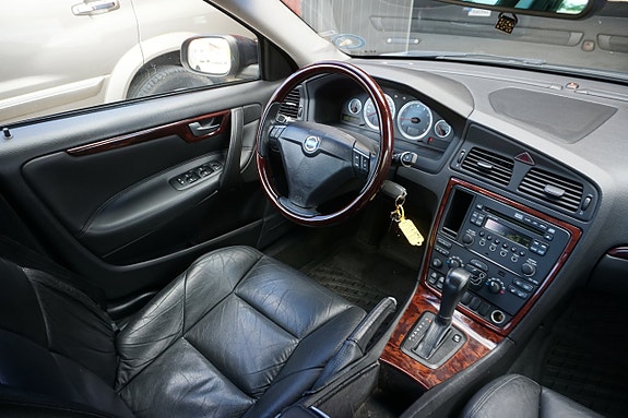 Volvo S60 5 of 7
