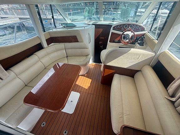 Jeanneau Prestige 32 Fly – 2003 – 2 x Volvo Penta KAMD300 7 of 12