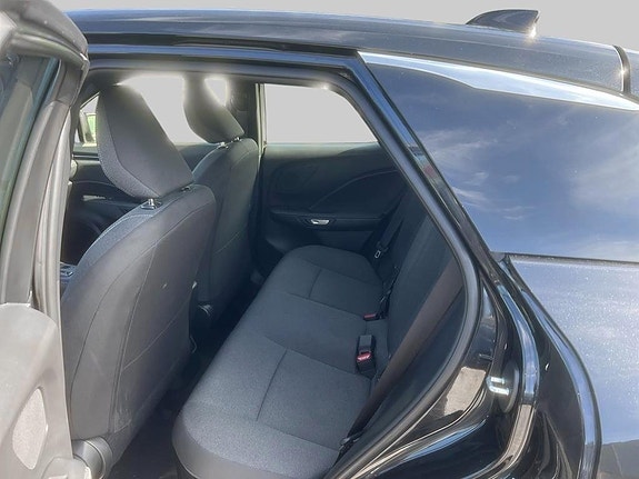 Lexus LBX 7 of 11