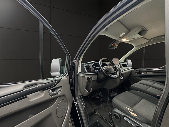 Ford Transit Custom 14 of 30