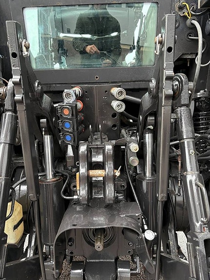 Valtra N101 / Lastare / Frontlyft 9 of 11