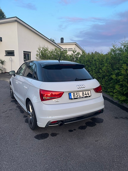 Audi A1 3 of 8