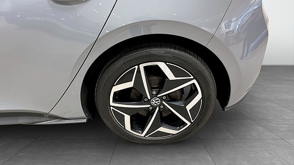 Volkswagen ID.3 6 of 12