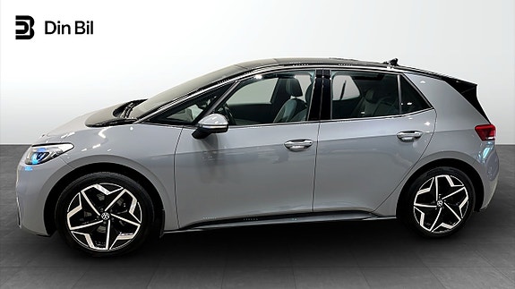 Volkswagen ID.3 2 of 12