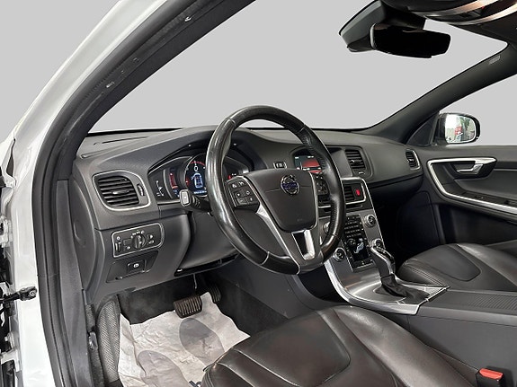 Volvo V60 Cross Country 9 of 25