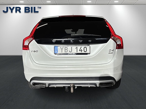Volvo V60 Cross Country 4 of 25