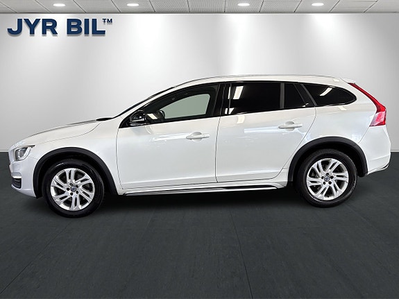 Volvo V60 Cross Country 6 of 25