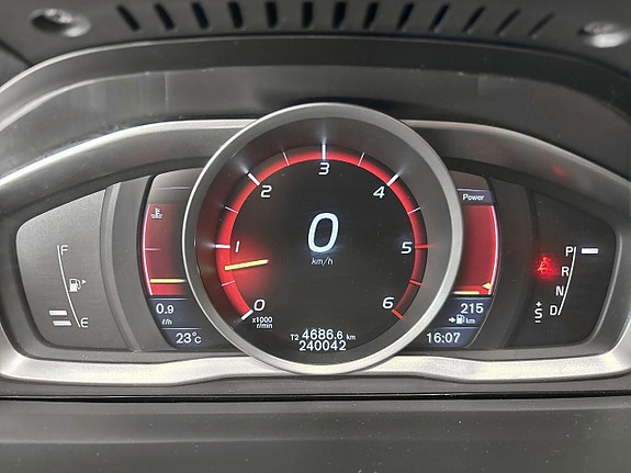 Volvo V60 Cross Country 13 of 25