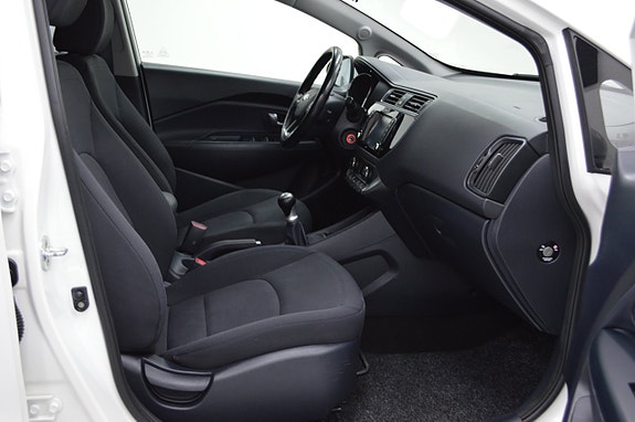 Kia Rio 9 of 26