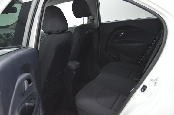 Kia Rio 11 of 26