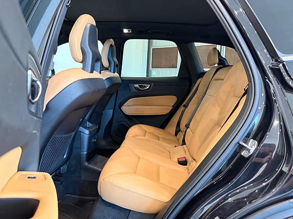 Volvo XC60 15 of 24