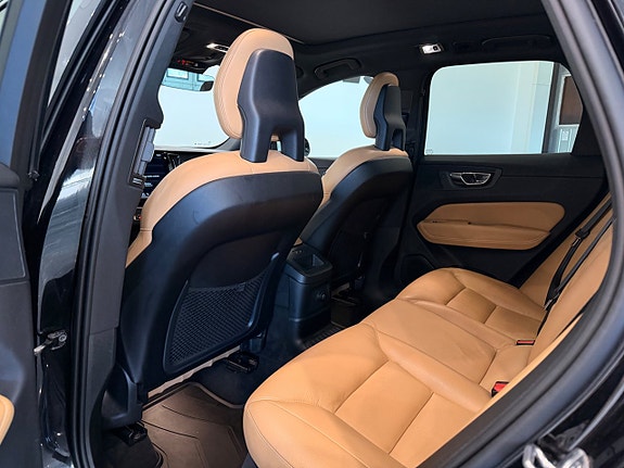 Volvo XC60 16 of 24
