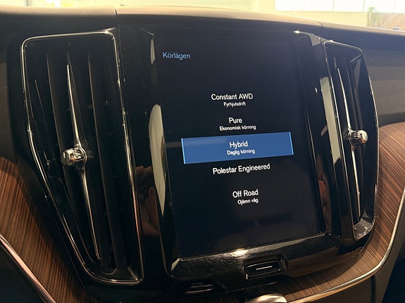 Volvo XC60 19 of 24