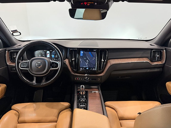 Volvo XC60 11 of 24
