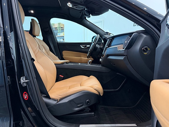 Volvo XC60 14 of 24