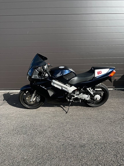 Honda Powersports VFR800FI 0.8 5 of 10