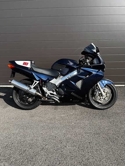 Honda Powersports VFR800FI 0.8 2 of 10