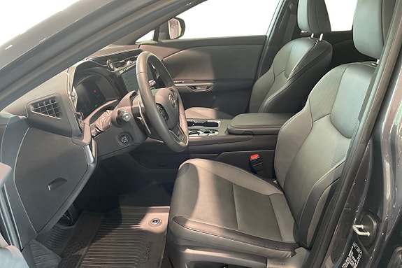 Lexus RZ300e 6 of 24