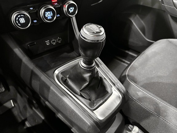 Renault Captur 12 of 15