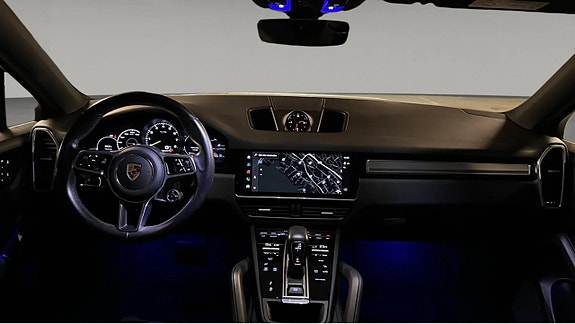 Porsche Cayenne 8 of 12