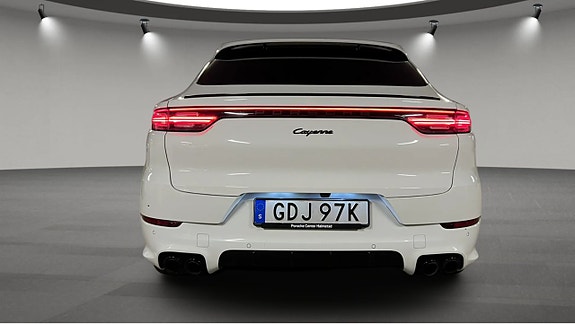 Porsche Cayenne 4 of 12