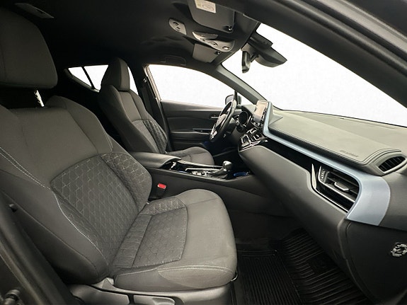Toyota C-HR 24 of 30