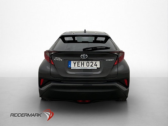 Toyota C-HR 8 of 30