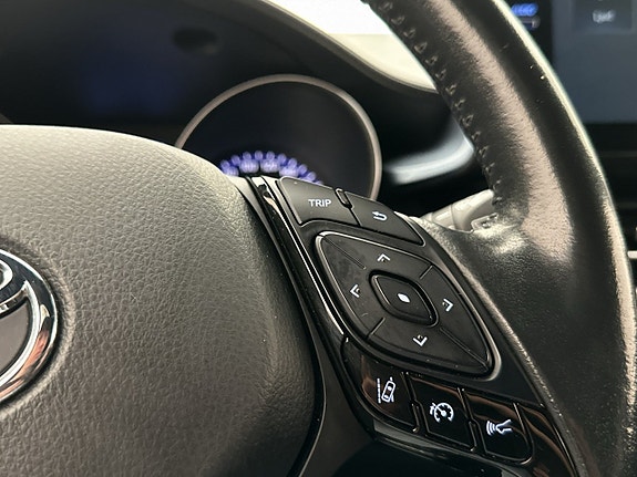 Toyota C-HR 17 of 30