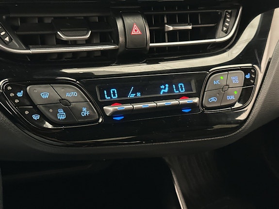 Toyota C-HR 22 of 30