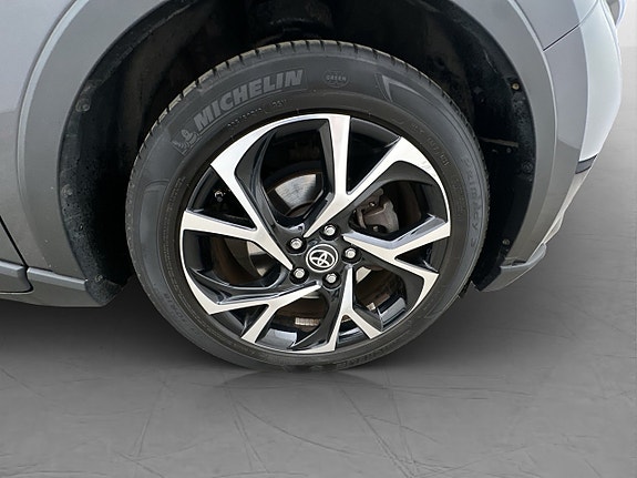 Toyota C-HR 30 of 30