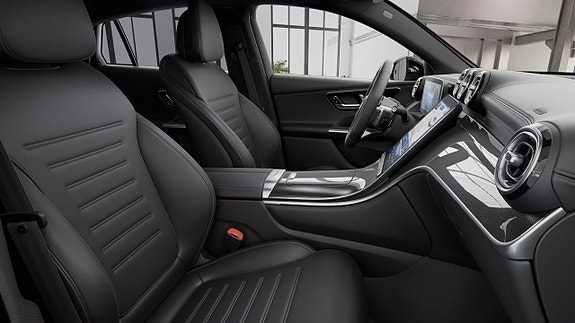 Mercedes-Benz GLC300 e 2 of 2