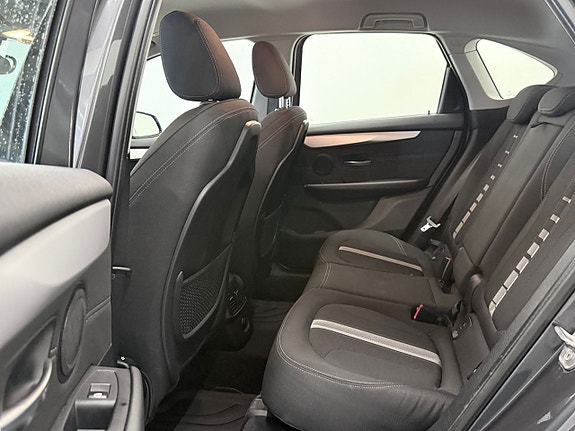 BMW 220d 15 of 17
