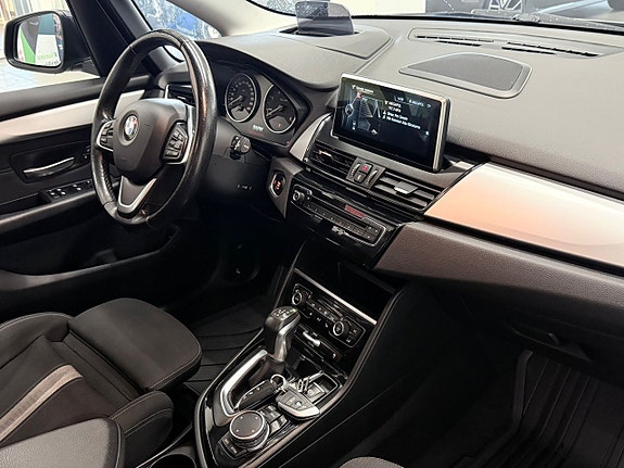 BMW 220d 11 of 17