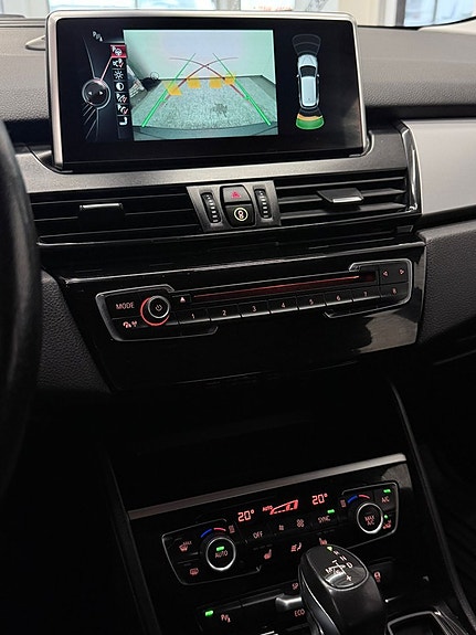 BMW 220d 6 of 17