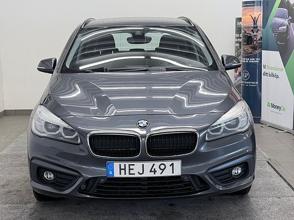 BMW 220d 3 of 17