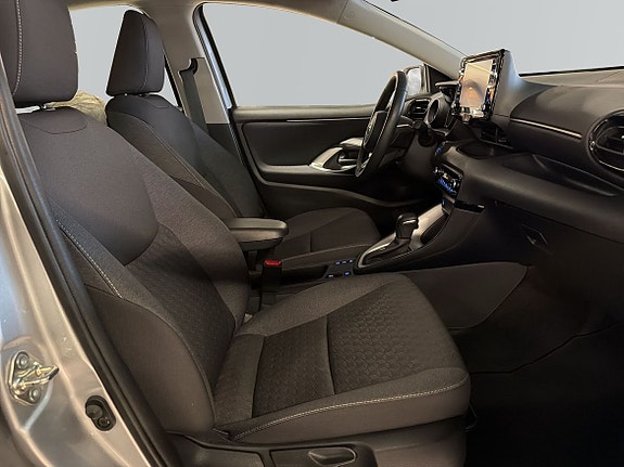 Toyota Yaris 6 of 13