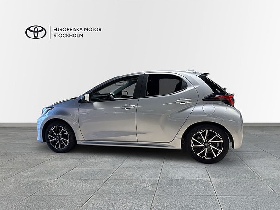 Toyota Yaris 3 of 13