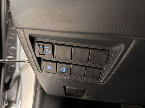 Toyota Yaris 11 of 13