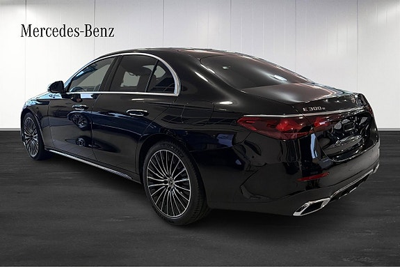 Mercedes-Benz E300 3 of 11