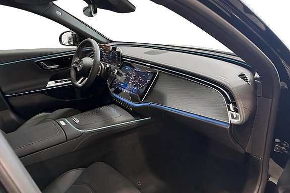 Mercedes-Benz E300 10 of 11