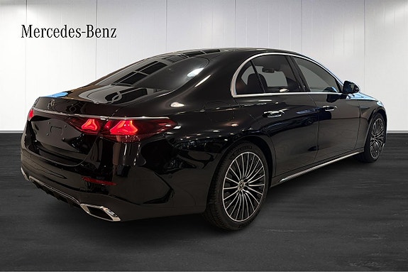 Mercedes-Benz E300 4 of 11