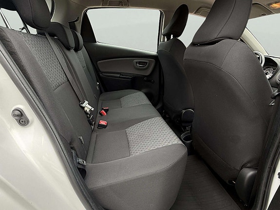 Toyota Yaris 15 of 24