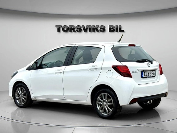 Toyota Yaris 4 of 24