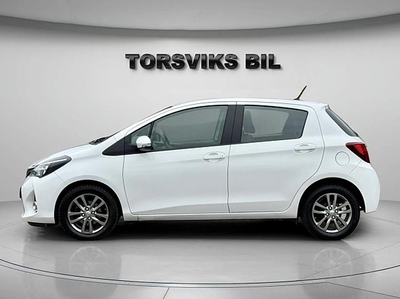 Toyota Yaris 3 of 24