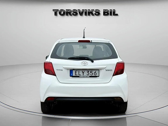 Toyota Yaris 5 of 24