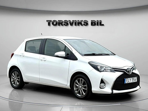 Toyota Yaris 8 of 24