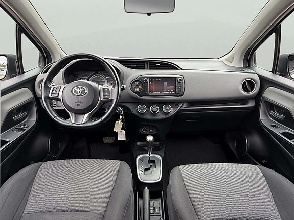 Toyota Yaris 10 of 24