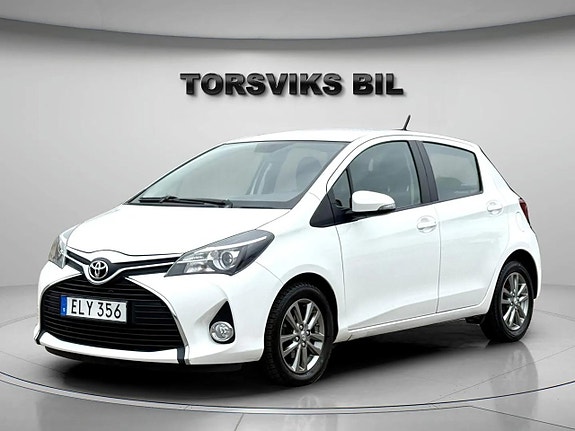 Toyota Yaris 2 of 24