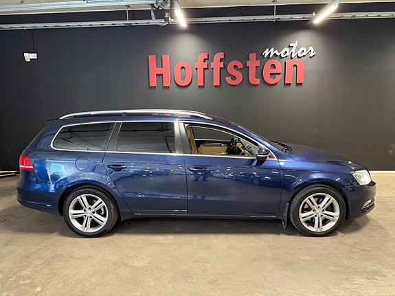Volkswagen Passat 2 of 22